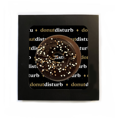 DONUT VAN MELKCHOCOLADE  •  DONUT DISTURB